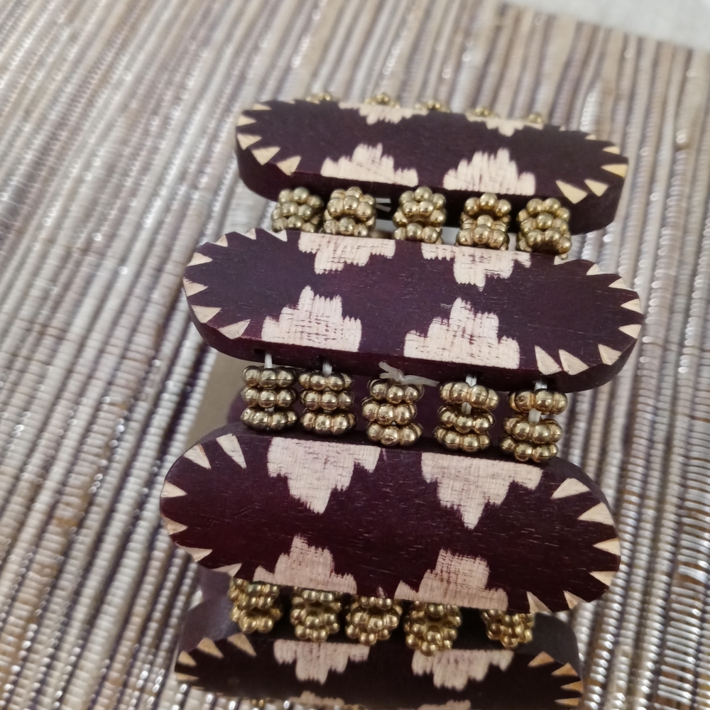 Wood stretch bracelet